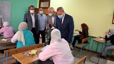 محافظ القليوبية يتفقد لجان امتحانات الدبلومات الفنية (فيديو وصور) 