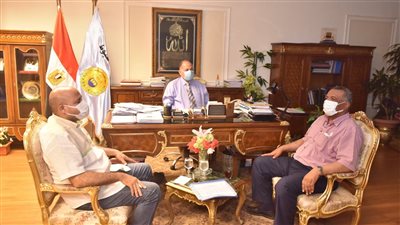 محافظ أسيوط يلتقى وكيل وزارة الإسكان.. ويشدد على المتابعة المستمرة لتنفيذ المشروعات 