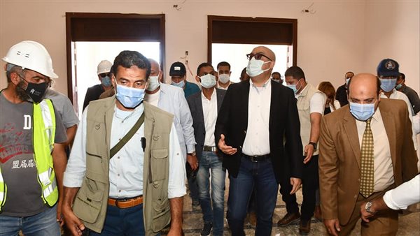 وزير الاسكان خلال