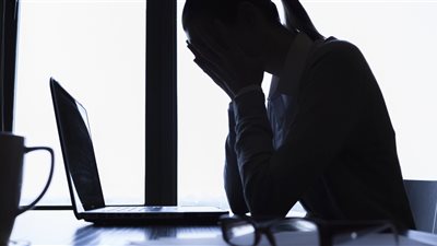 شاب يدشن قناة على تيلجرام لنشر صور الفتيات من الشارع دون علمهن (صور)