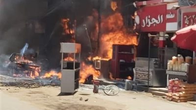 امتد لـ3 محلات.. إصابة 17 شخصًا في حريق مطعم بالمنيا