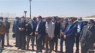 نائب محافظ كفر الشيخ يتفقد الأراضي والمنازل المعدة للشباب بالوادي الجديد 