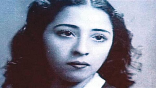 نازك الملائكة 