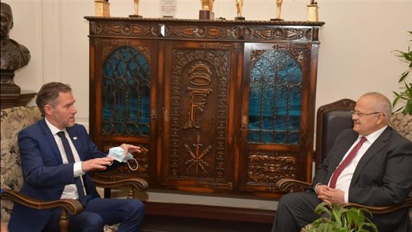 رئيس جامعة القاهرة