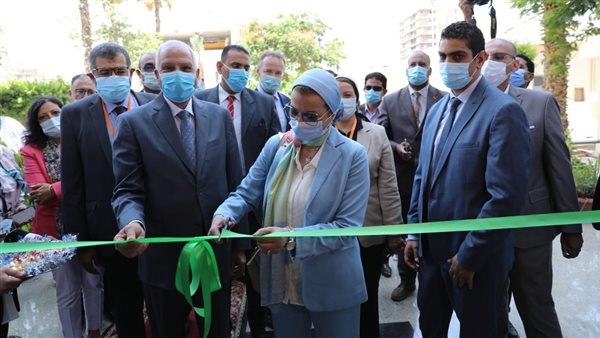 وزيرة البيئة تفتتح