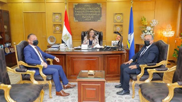 محافظ دمياط تستقبل