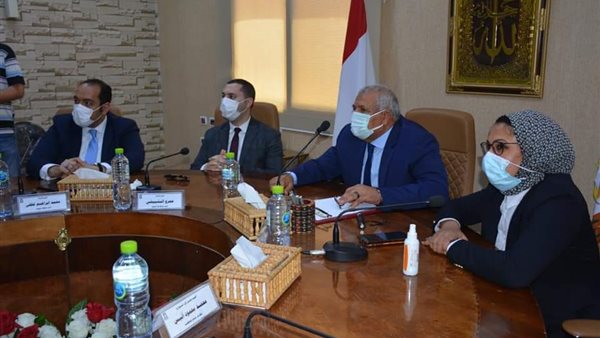 اجتماع محافظ الوادي