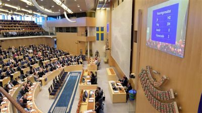 البرلمان السويدي يسحب الثقة من رئيس الوزراء الاشتراكي الديمقراطي