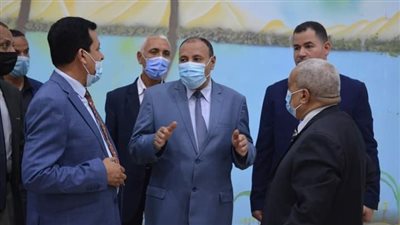 نائب رئيس جامعة الأزهر يتفقد إدارات العمل وبعض المنشآت بكلية البنات بالمنيا