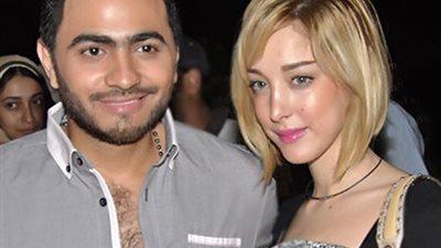 سلسلة وخاتم و10 آلاف جنيه.. المتهم بسرقة حماة تامر حسني يعترف أمام جهات التحقيق