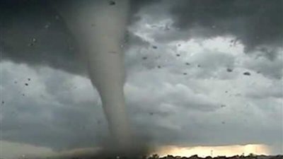 عاصفة مدمرة تهدد حياة 22 ألف أمريكي في ولاية شيكاغو (فيديو)