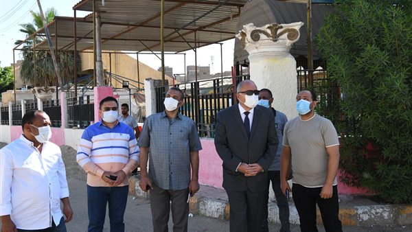 حافظ قنا خلال جولته