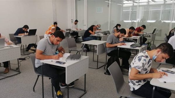 امتحانات الجامعة