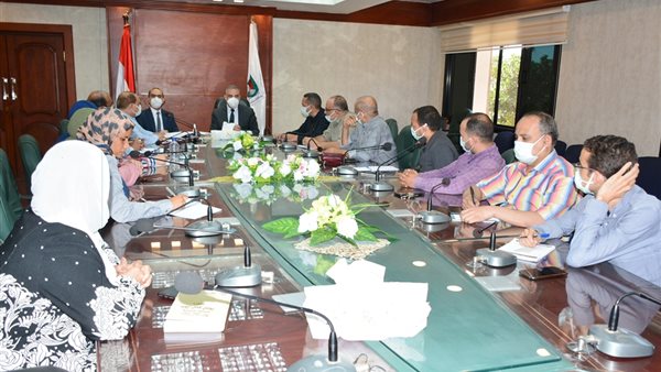 اجتماع محافظ سوهاج