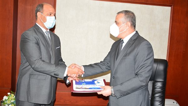 محافظ سوهاج ووكيل