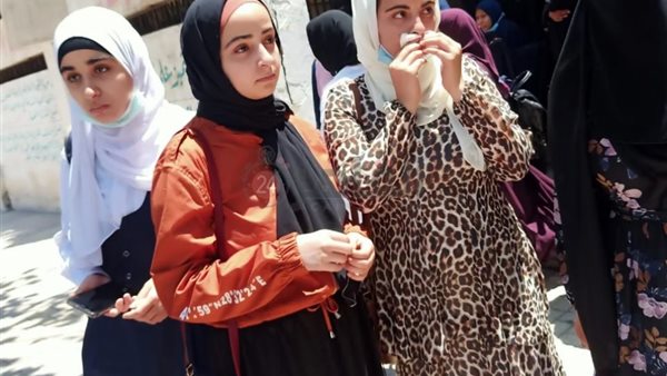 انهيار طالبات الثانوية