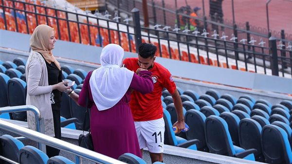 اللاعب يوسف حسن ووالدته