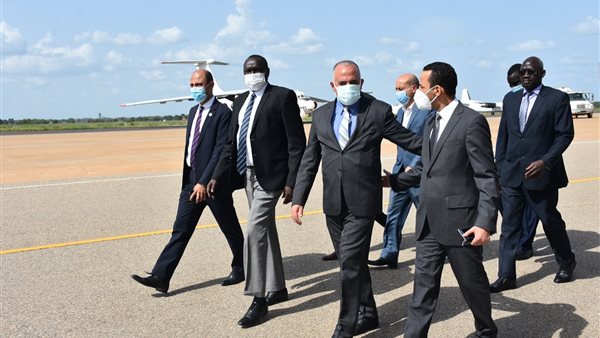 وزير الري يصل إلى