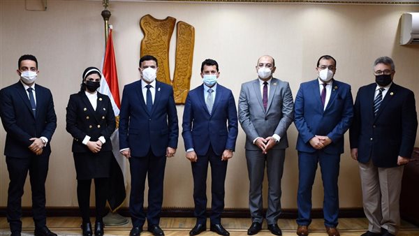 وزير الشباب والرياضة