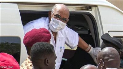 محامي الرئيس المعزول عمر البشير يطالب بنقله للمستشفى لتردي وضعه الصحي