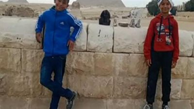 قصة توأم تزوجت والدتهما عرفيًا منذ 12 عامًا فهرب الأب وماتت الأم (خاص)