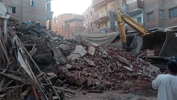 إزالة مبني آيل للسقوط