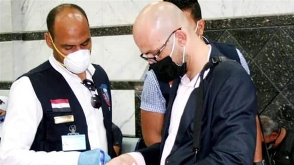 وصول رحلة من مطار