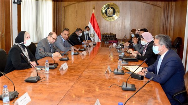 اجتماع وزيرة التجارة