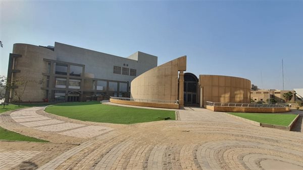 أول متحف متخصص للفنون