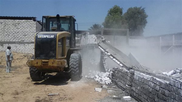 إزالة تعديات بالبحيرة