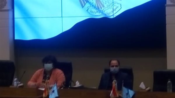 وزيرة الثقافة أثناء