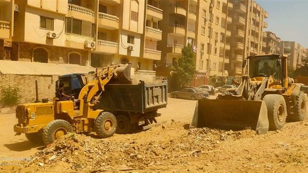 رفع مخلفات من أراضى