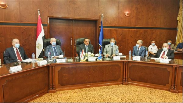 اجتماع محافظ البحيرة