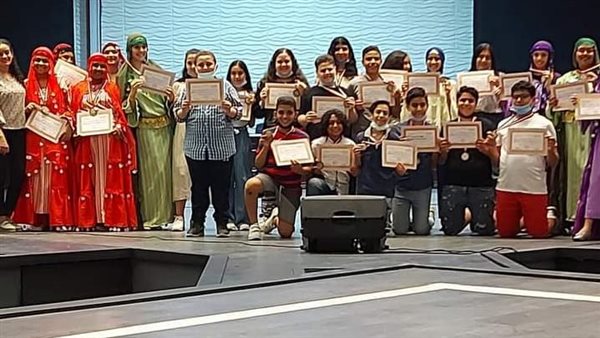 فريق مسرحية الطريق