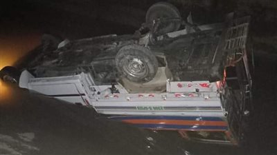 مصرع وإصابة 3 أشخاص في حادث انقلاب سيارة بصحراوي البحيرة