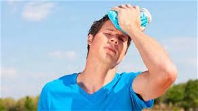 أبرزها أخذ حمام بارد.. نصائح عند الإصابة بضربة شمس