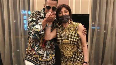 نبيلة عبيد ترد على محمد رمضان بعد تقبيله يدها: 