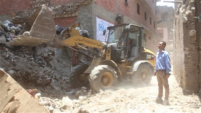 رفع 300 طن مخلفات بأرض فضاء في شارع الأزهار بالبحر الأعظم (صور)