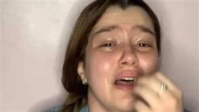 انهيار حنين حسام عقب ارتداء ملابس السجن 