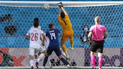 الشوط الأول.. فورسبيرج يقود السويد لتتقدم على بولندا.. وإسبانيا تقترب من الصعود