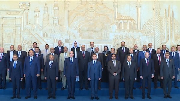  وزير الداخلية يلتقي