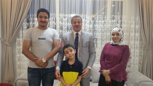 أسرة الطالبة ريناد