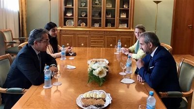 وزير السياحة ورئيس 