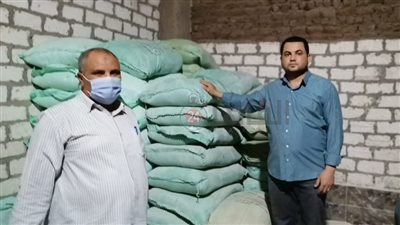ضبط 141 شيكارة أسمدة ودقيق غير مخصص للبيع بسوهاج