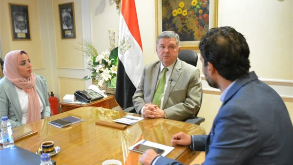  الدكتور هشام توفيق