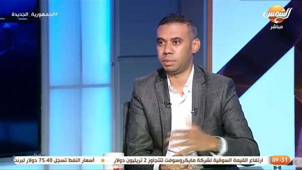 الكاتب الصحفي محمود