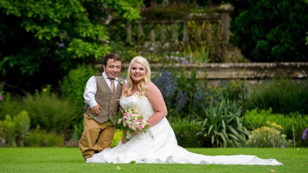 جيمس لوستد وزوجته