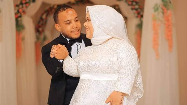 العروسان امل وحسام