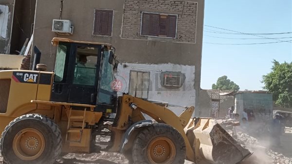 إزالة بناء على أراضي