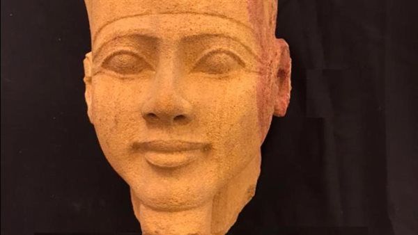  تمثال للملك أمنحتب